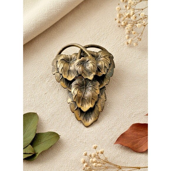 Vintage Gold Tone Leaf Fur Clip 2 Inch Layered Ivy Design - Picture 1 of 7